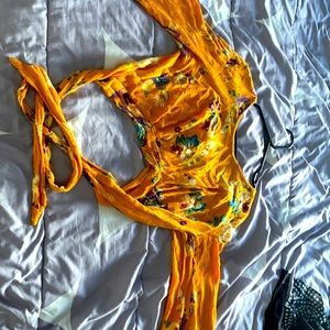 PATRONS OF PEACE STYLISH TOP